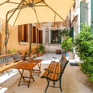 Appartement Queen House Garden 