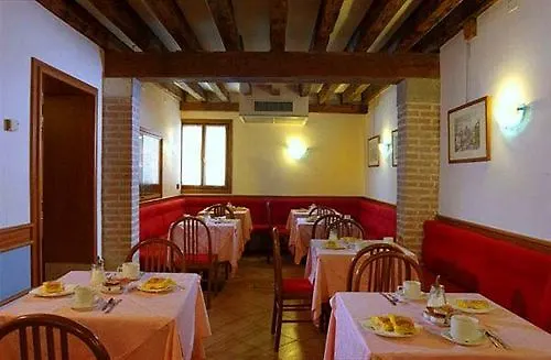 Hotel Iris Venice 2*,