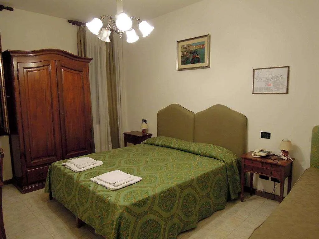 **  Hotel Iris Venice Italy